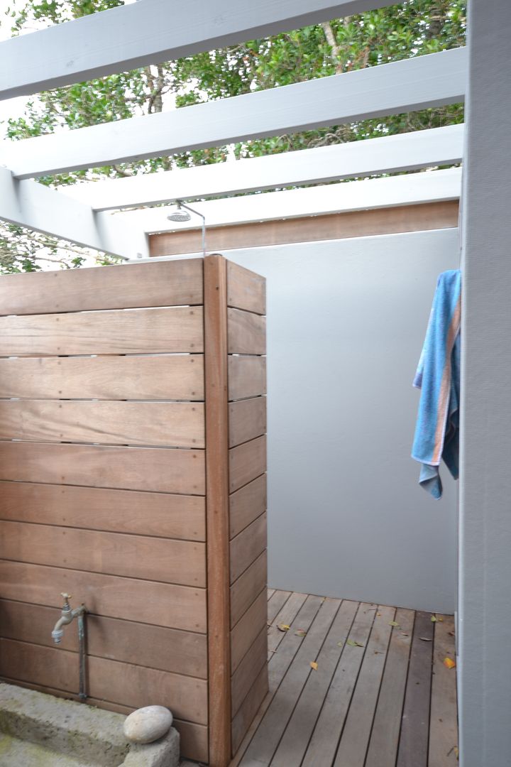 Timber house renovation, Nieuwoudt Architects Nieuwoudt Architects Jardines de estilo rural Outside shower