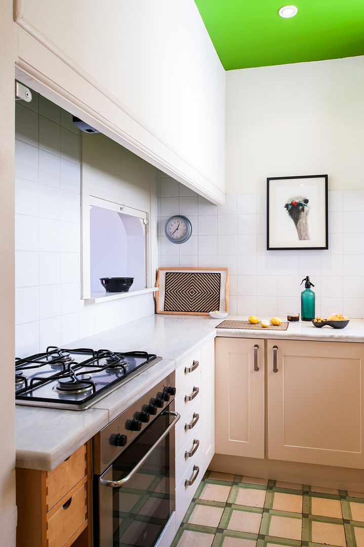 Kitchen Markham Stagers 現代廚房設計點子、靈感&圖片 Artwork,blue,yellow