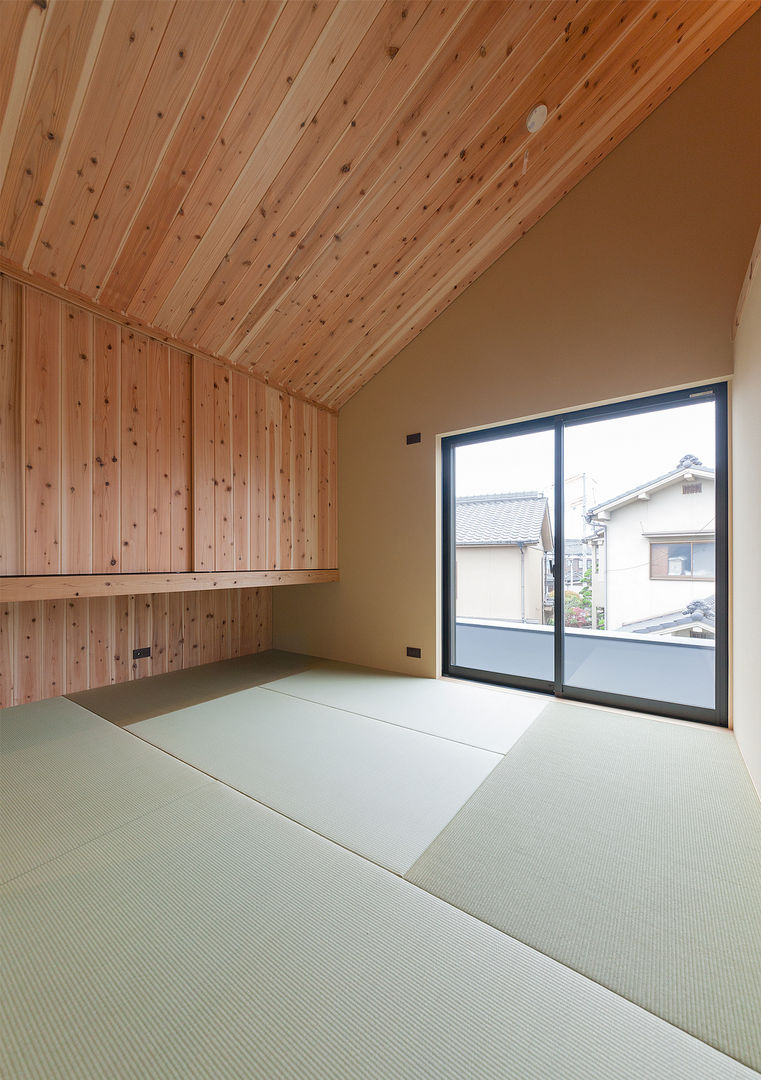 姫路市飾磨区の家, 中村建築研究室 エヌラボ（n-lab） 中村建築研究室 エヌラボ（n-lab） Modern style bedroom Wood Wood effect