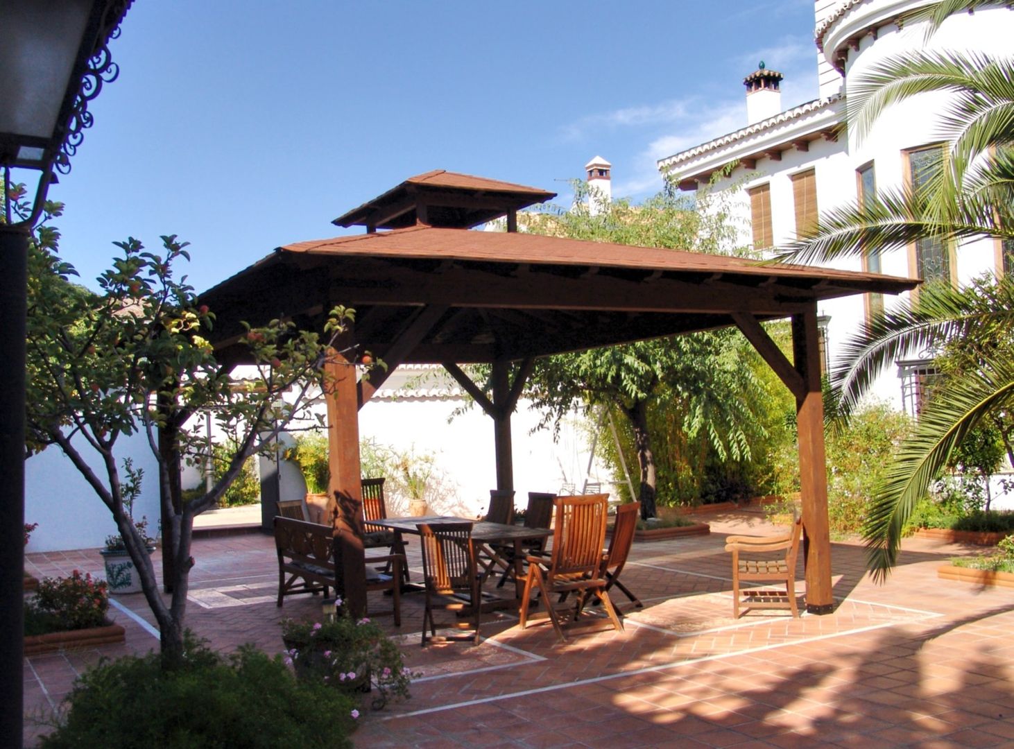 pergola cenador madera homify Jardines de estilo rústico pergola madera,pérgola,Pérgolas, toldos e invernaderos