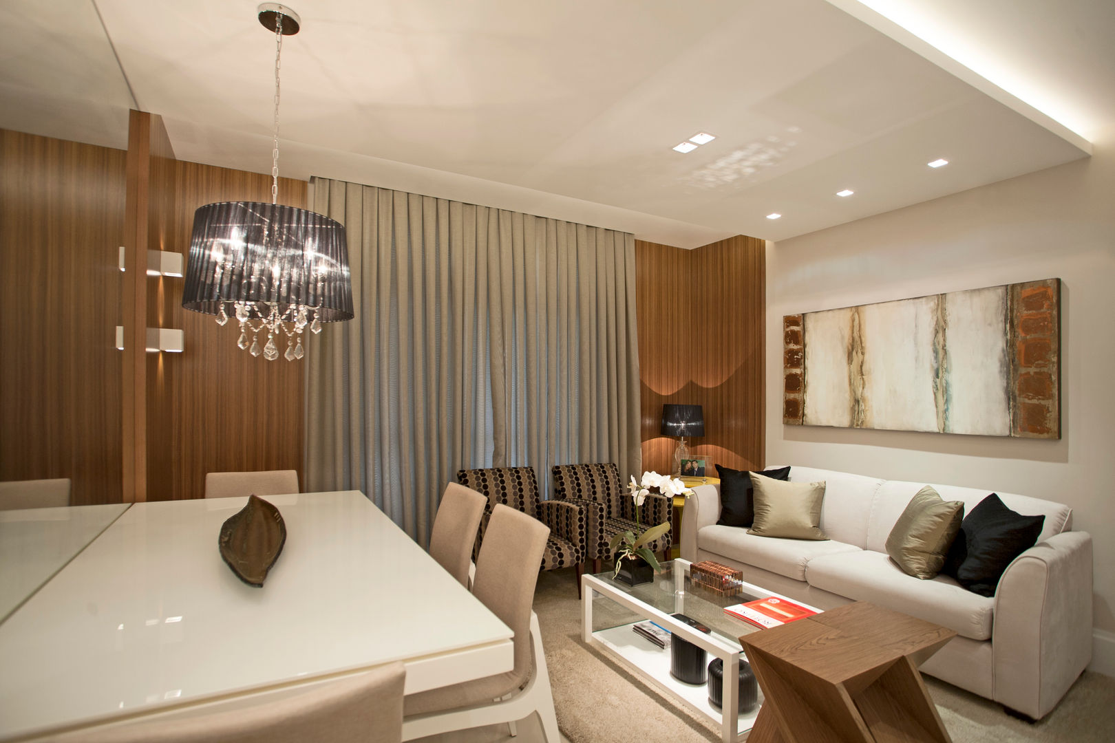 Design de interior completo no apartamento do casal!, Andréa Spelzon Interiores Andréa Spelzon Interiores Salas de estilo moderno