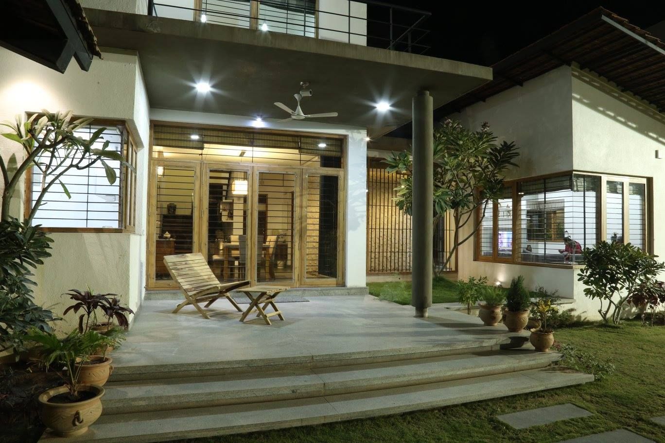 Kasliwal bungalows, 4th axis design studio 4th axis design studio Balcone, Veranda & Terrazza in stile minimalista