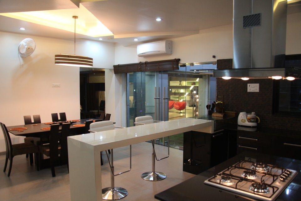 pent house for Mr. Jahagirdar At nanded, 4th axis design studio 4th axis design studio Modern kitchen