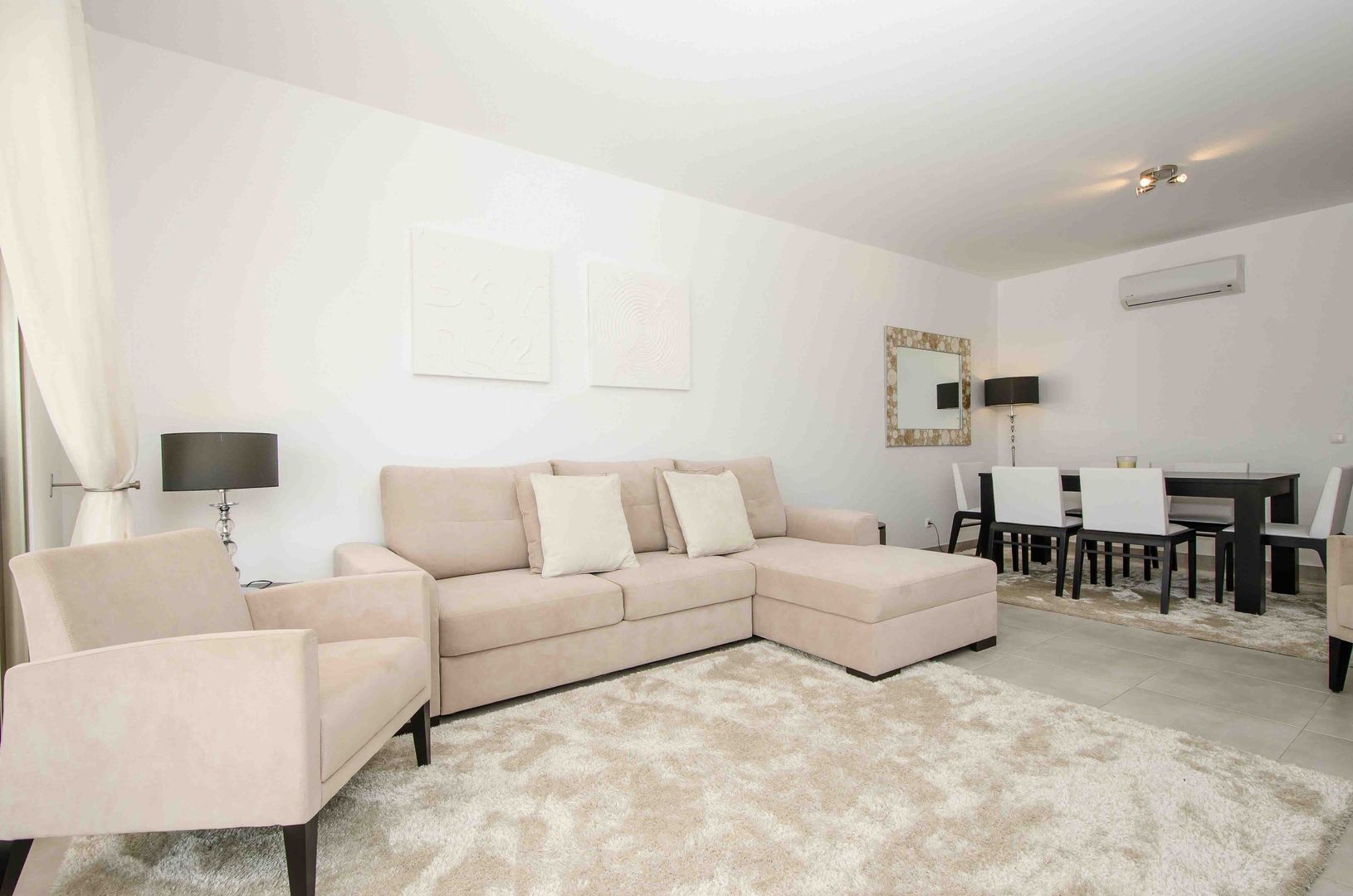 Interior Design Project - Apartment Albufeira, Simple Taste Interiors Simple Taste Interiors 클래식스타일 거실 소파 & 안락 의자