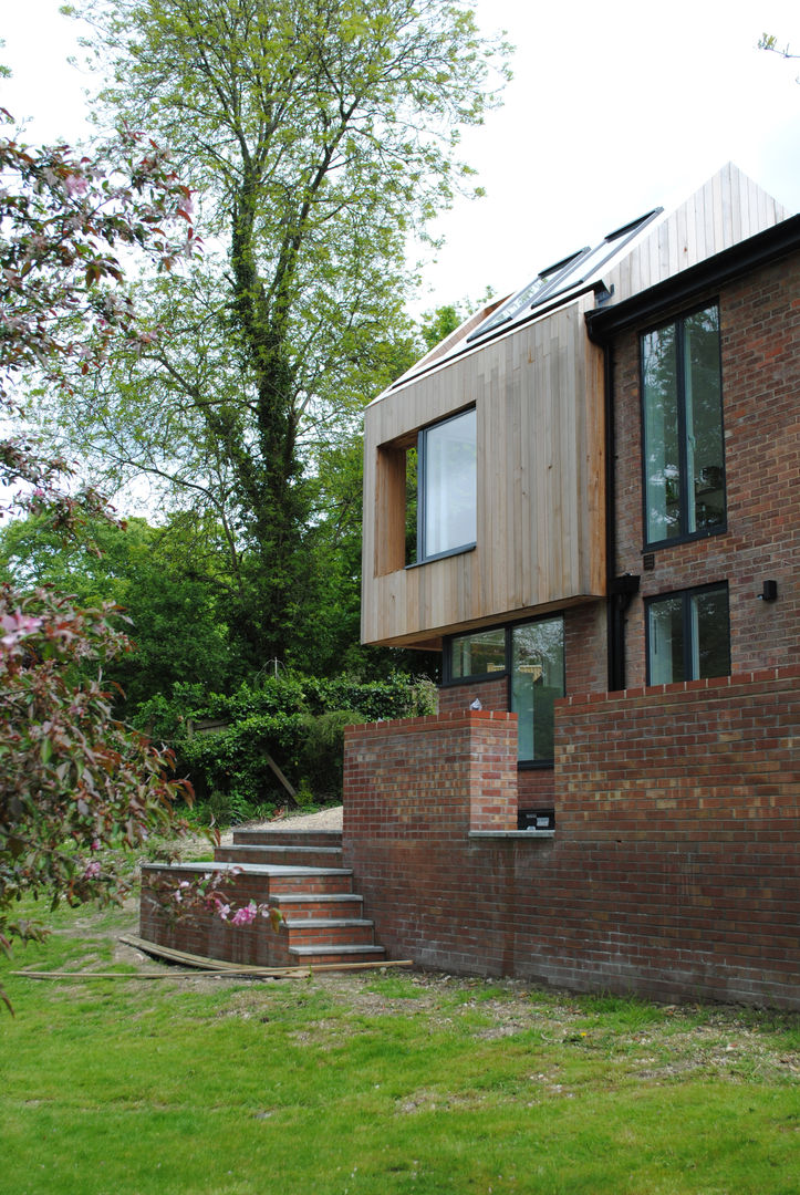 House in Winchester IV, LA Hally Architect LA Hally Architect Modern Evler