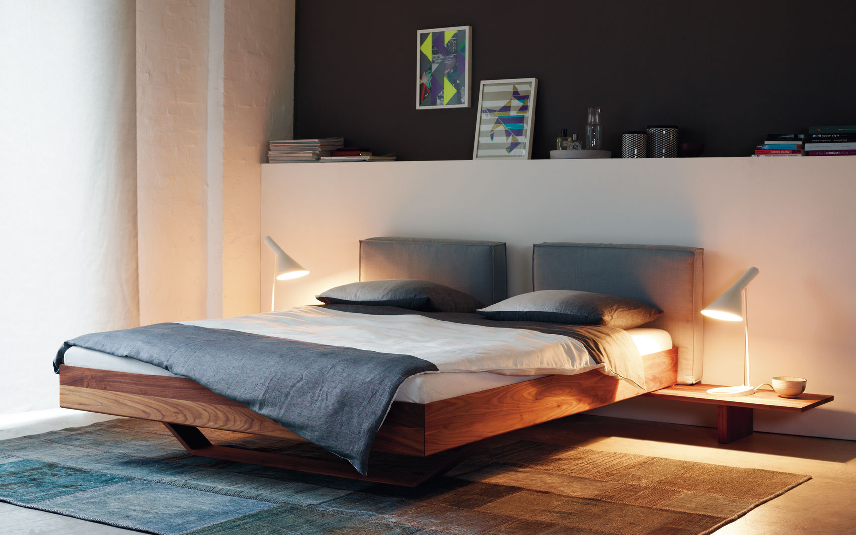 Doppelbett B15 von [more], [more] Bernhard Müller GmbH [more] Bernhard Müller GmbH Modern Bedroom Solid Wood Multicolored Beds & headboards