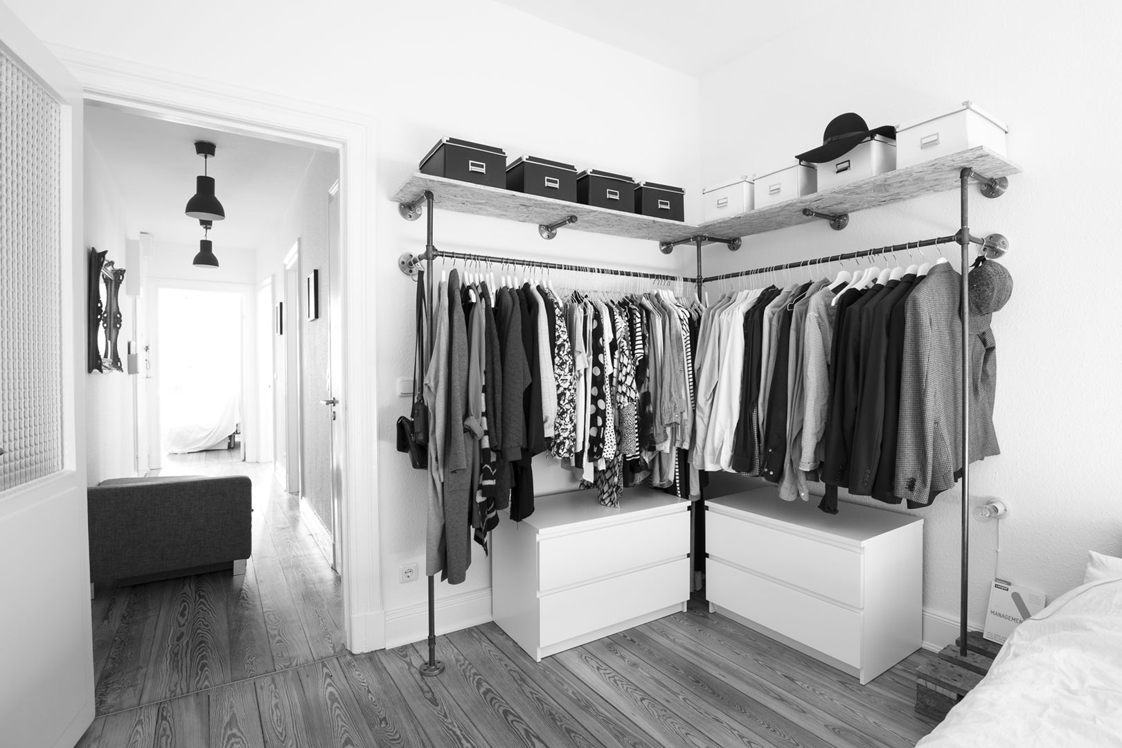 various - Interieur aus Stahlrohr, various - Design aus Stahlrohr various - Design aus Stahlrohr ห้องนอน เหล็ก Wardrobes & closets