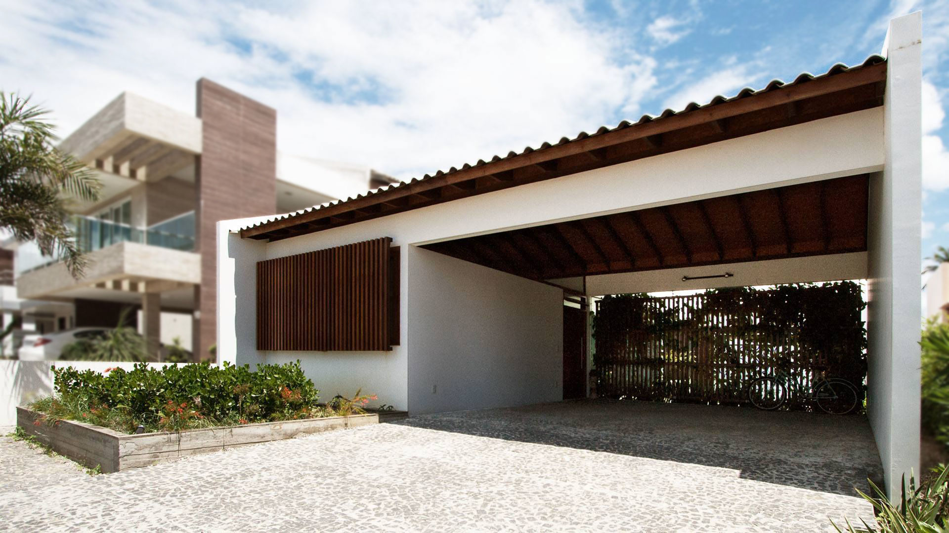 RESIDÊNCIA PÁTIO ARUANA, Coletivo de Arquitetos Coletivo de Arquitetos บ้านและที่อยู่อาศัย