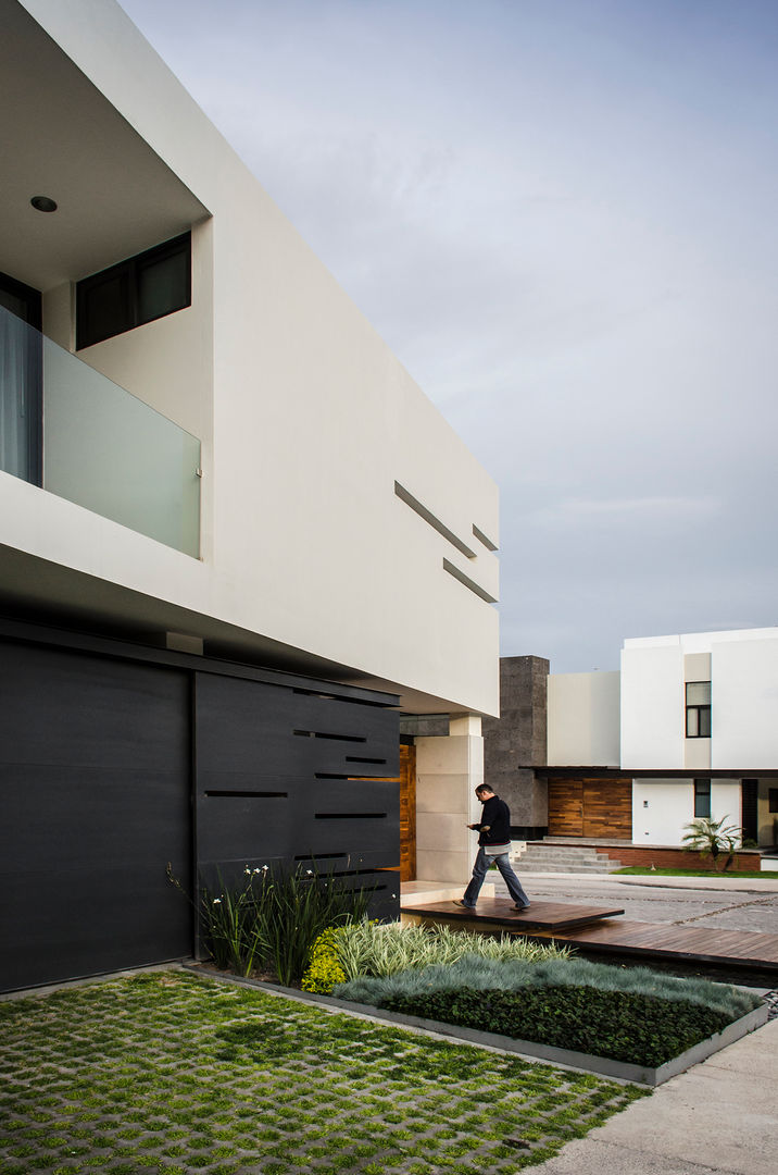 homify Modern houses