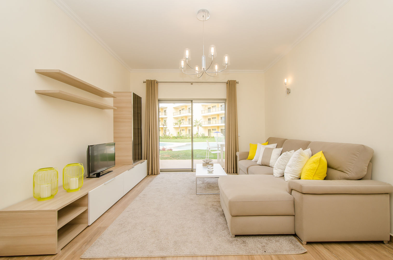 Turn Key Project - Apartment in Albufeira, Simple Taste Interiors Simple Taste Interiors Living room Sofas & armchairs