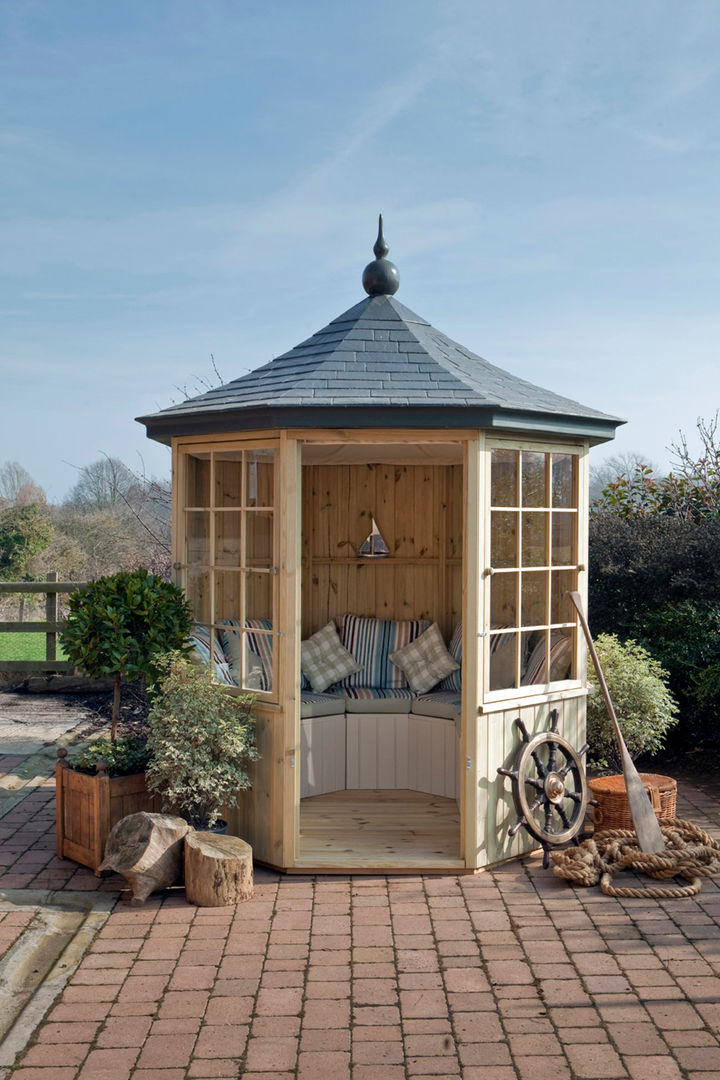The Balmoral Summerhouse homify สวน ไม้ Wood effect summerhouse,luxury,quality,garden,relaxing,entertain,british