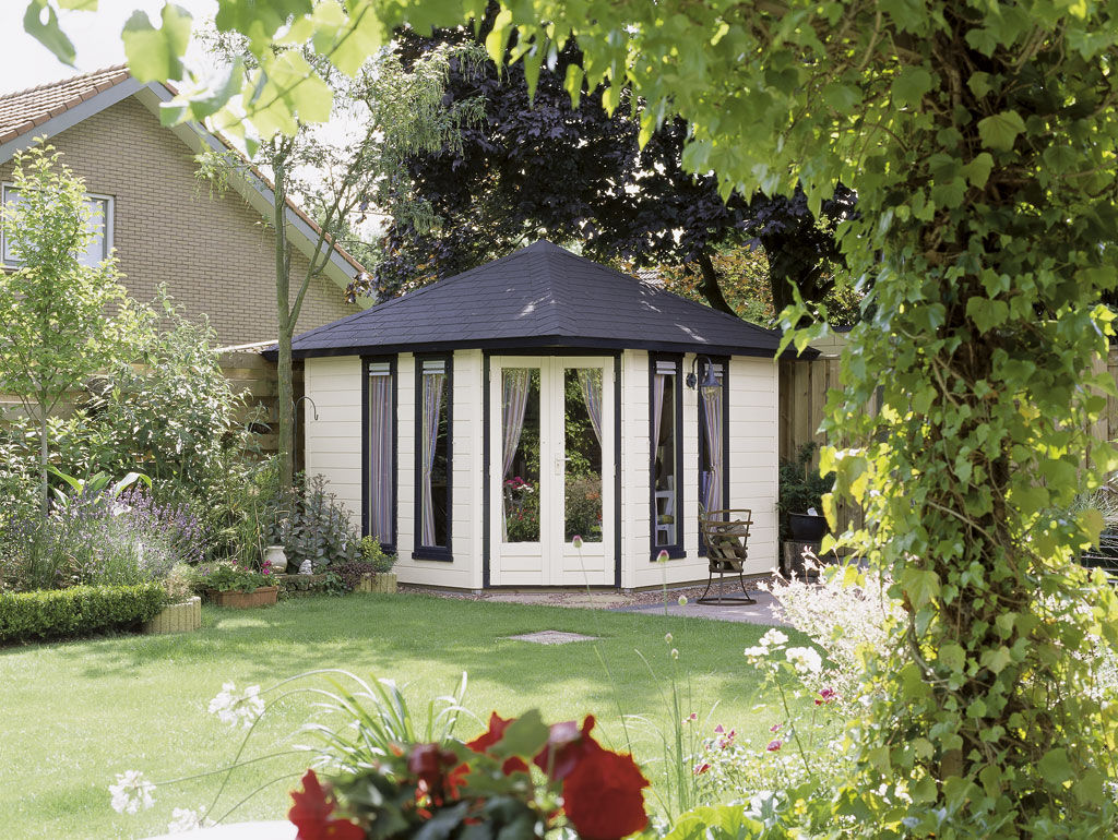 Fifth Avenue Modern 2 homify Classic style study/office Wood White garden,office,study,studio,contemporary,quality,premium,entertain,guesthouse