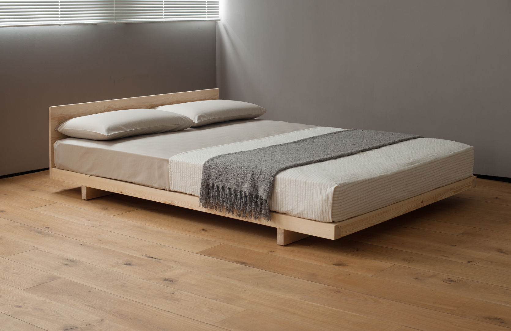 The Kobe Bed Natural Bed Company Aziatische slaapkamers Massief hout Bont Bedden en hoofdeinden