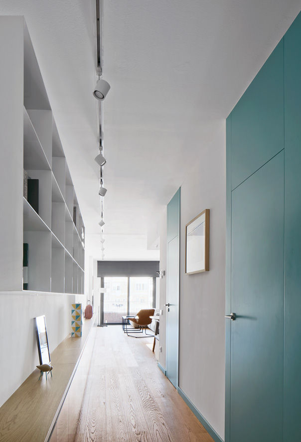 2DM, BONBA studio BONBA studio Scandinavian style corridor, hallway& stairs