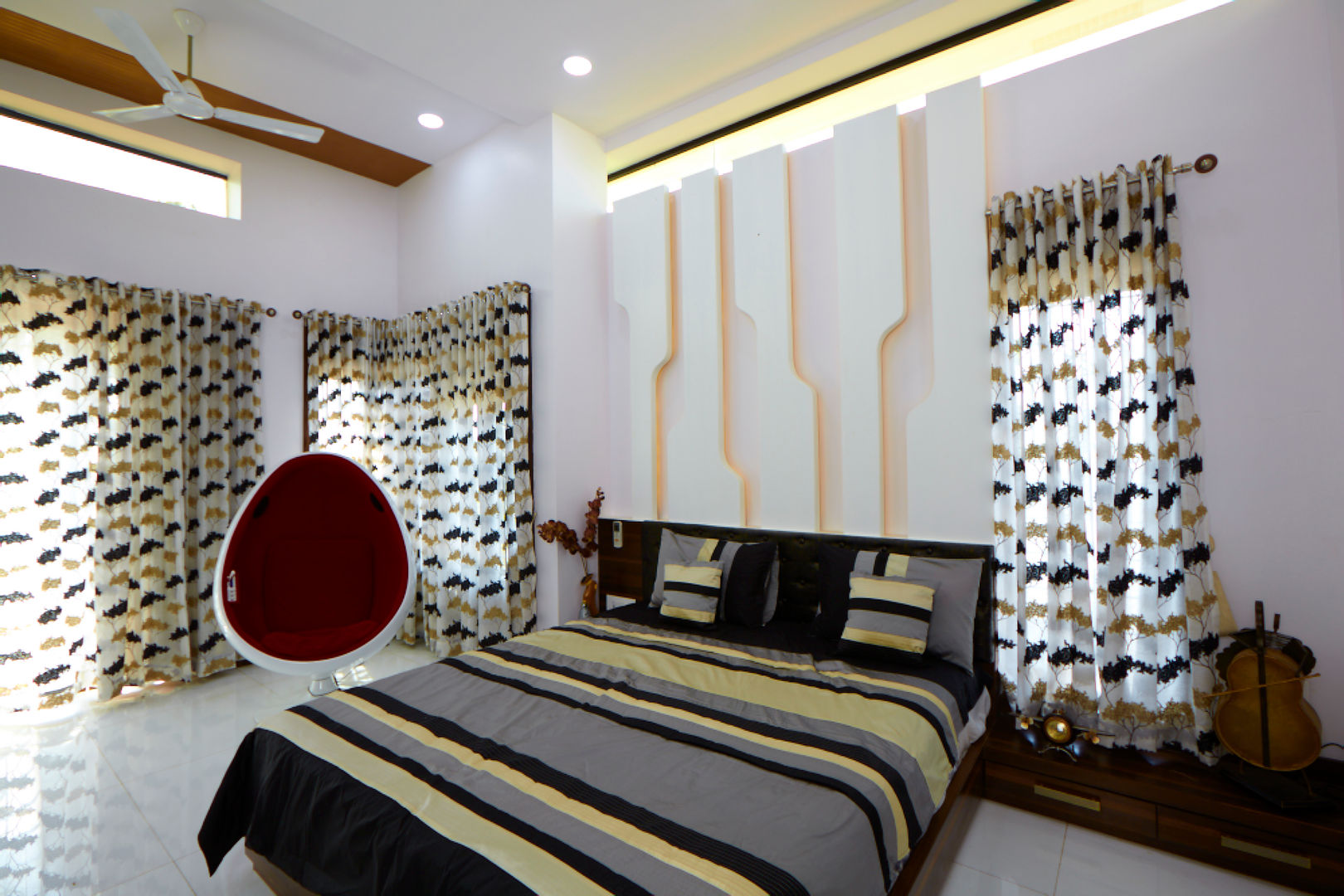 An Amazing Residence of Dr. Rafique Mawani, M B M architects M B M architects Dormitorios de estilo minimalista