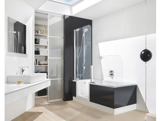 Badewanne mit Tür und fugenlose Wände, Bad Campioni Bad Campioni Modern bathroom