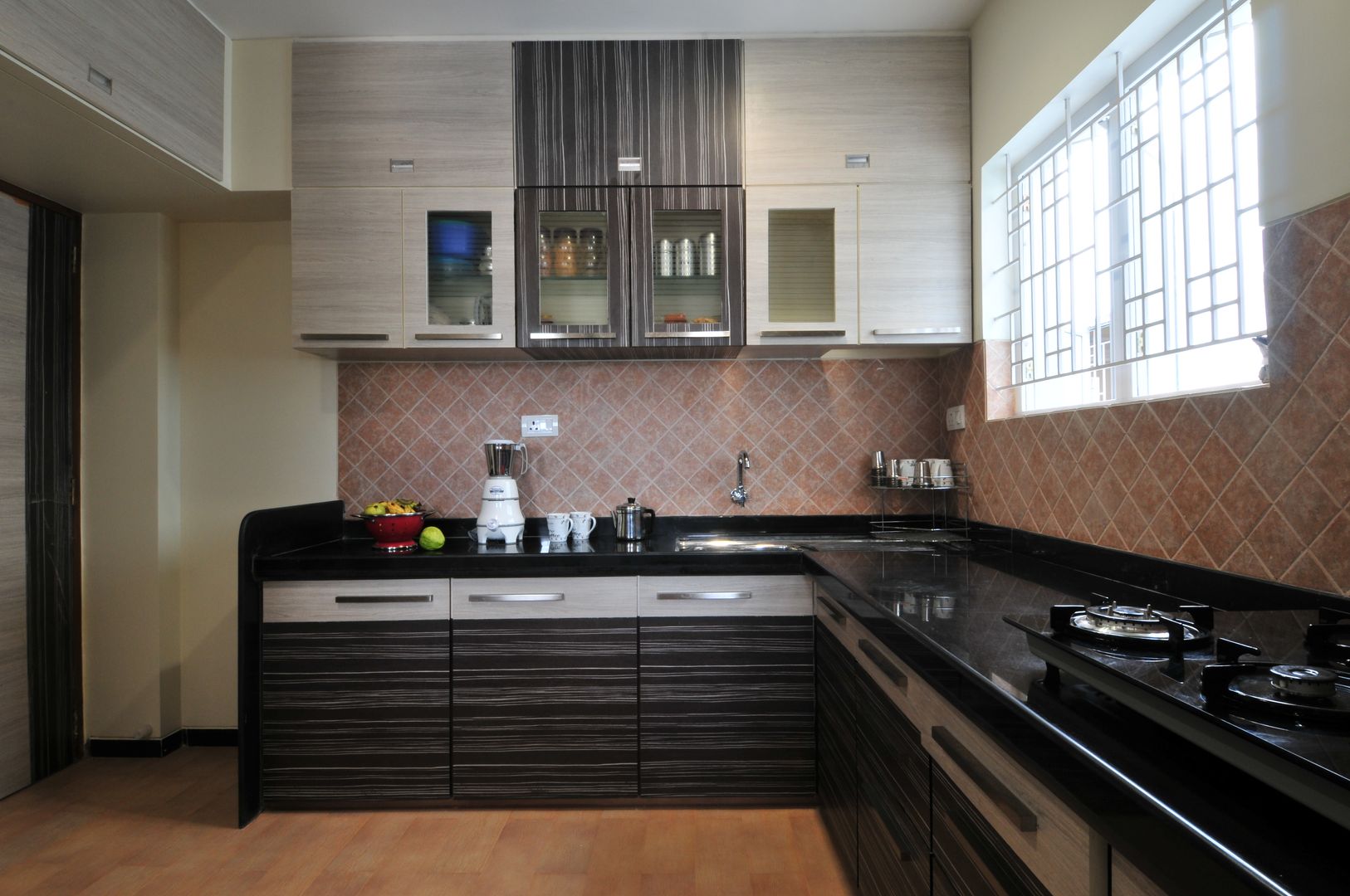 homify Cozinhas modernas Granito