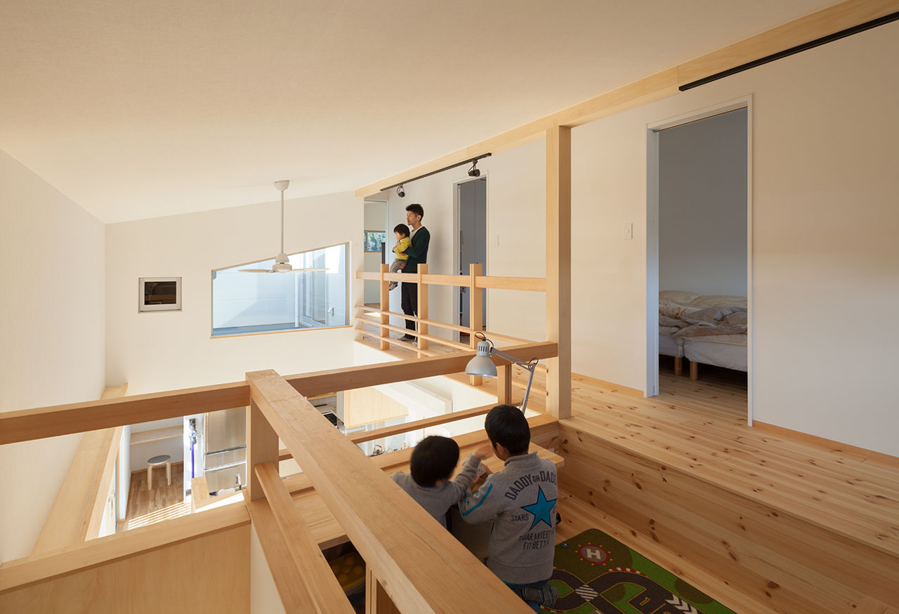 Bonbonniere, 田村の小さな設計事務所 田村の小さな設計事務所 Salas multimedia modernas Madera Acabado en madera