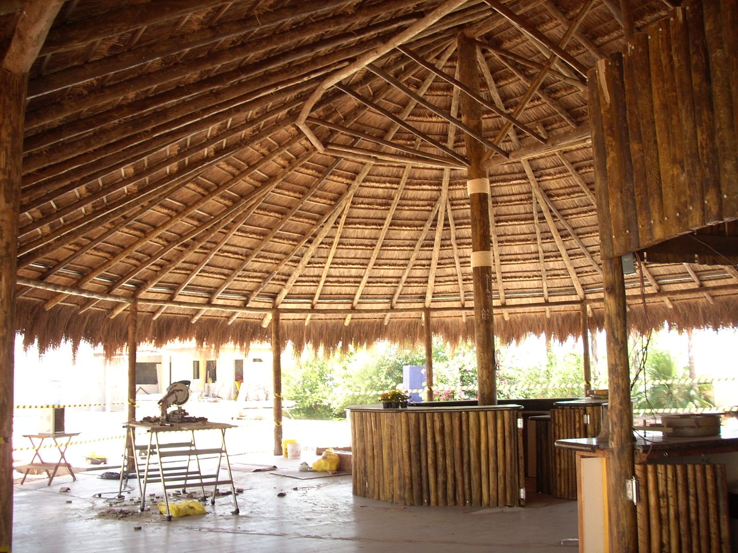 ​Quiosque de sapé, MBDesign Arquitetura & Interiores MBDesign Arquitetura & Interiores Rustic style balcony, porch & terrace