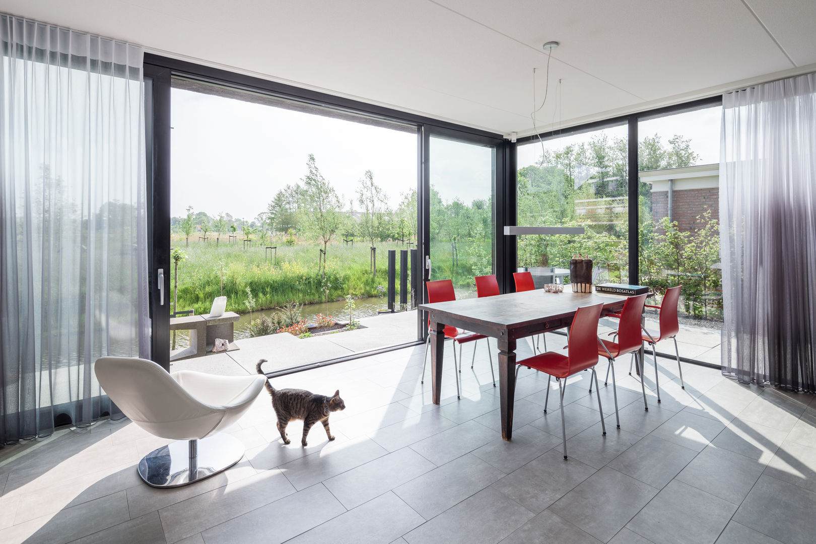 Villa Montfoort, Station-D Architects Station-D Architects Minimalist living room Aluminium/Zinc