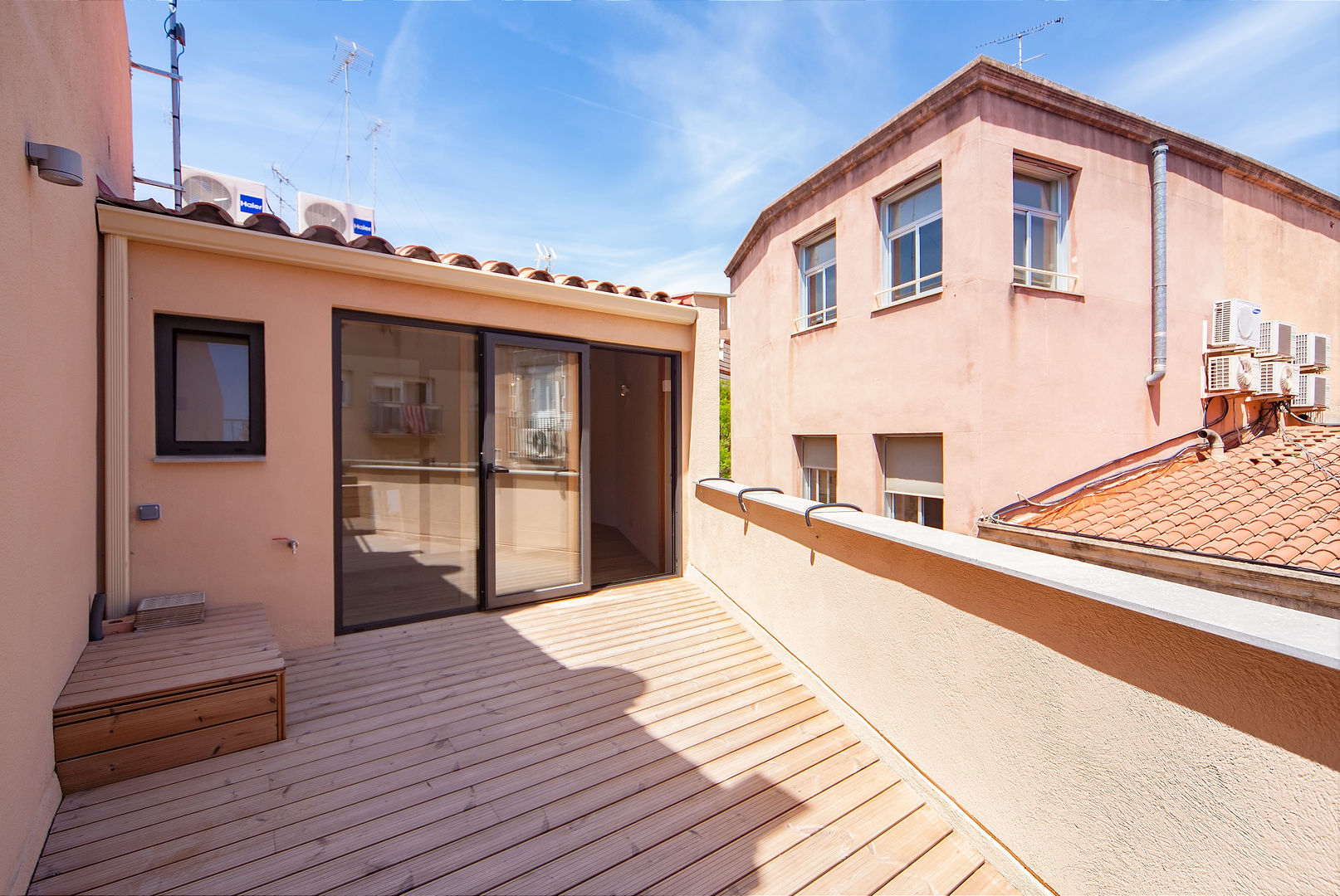 CASA FIGUERETES, Lara Pujol | Interiorismo & Proyectos de diseño Lara Pujol | Interiorismo & Proyectos de diseño Mediterranean style balcony, veranda & terrace