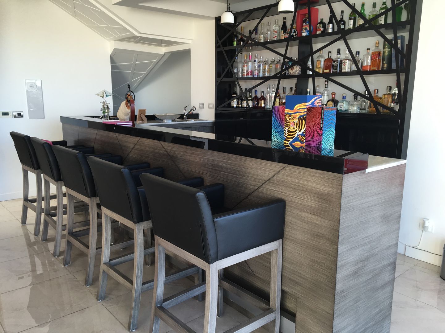 BAR homify Bodegas de estilo moderno Madera Acabado en madera