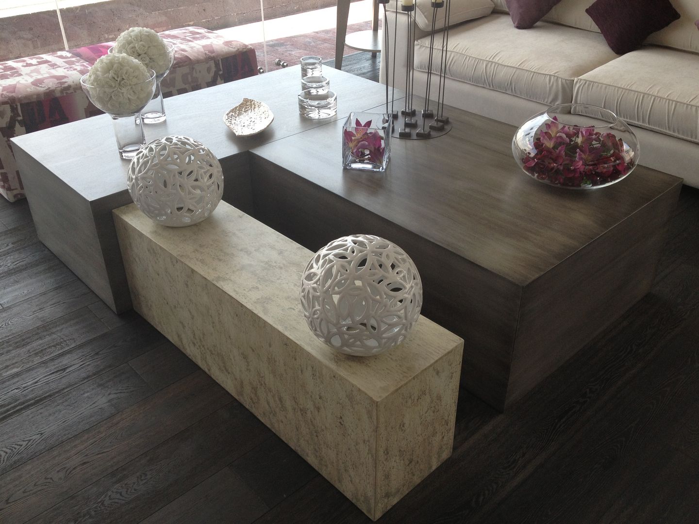 MESA DE CENTRO homify Salones de estilo moderno Piedra