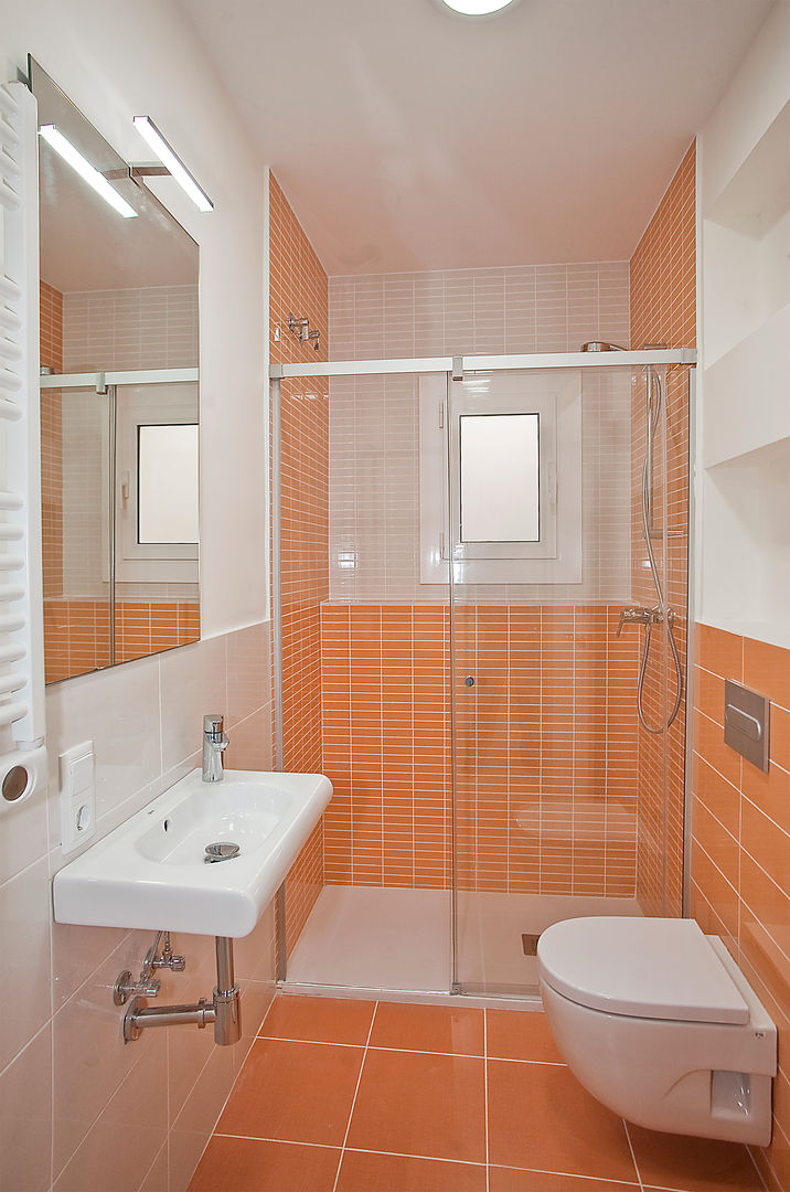 Baño infantil Grupo Inventia Baños de estilo mediterráneo Azulejos reforma de baño,diseño de baño,alicatado,azulejos