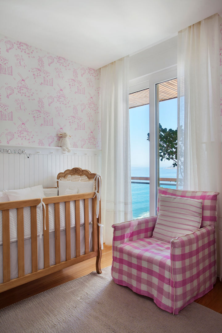 Apartamento Spike, Gisele Taranto Arquitetura Gisele Taranto Arquitetura Nursery/kid’s room