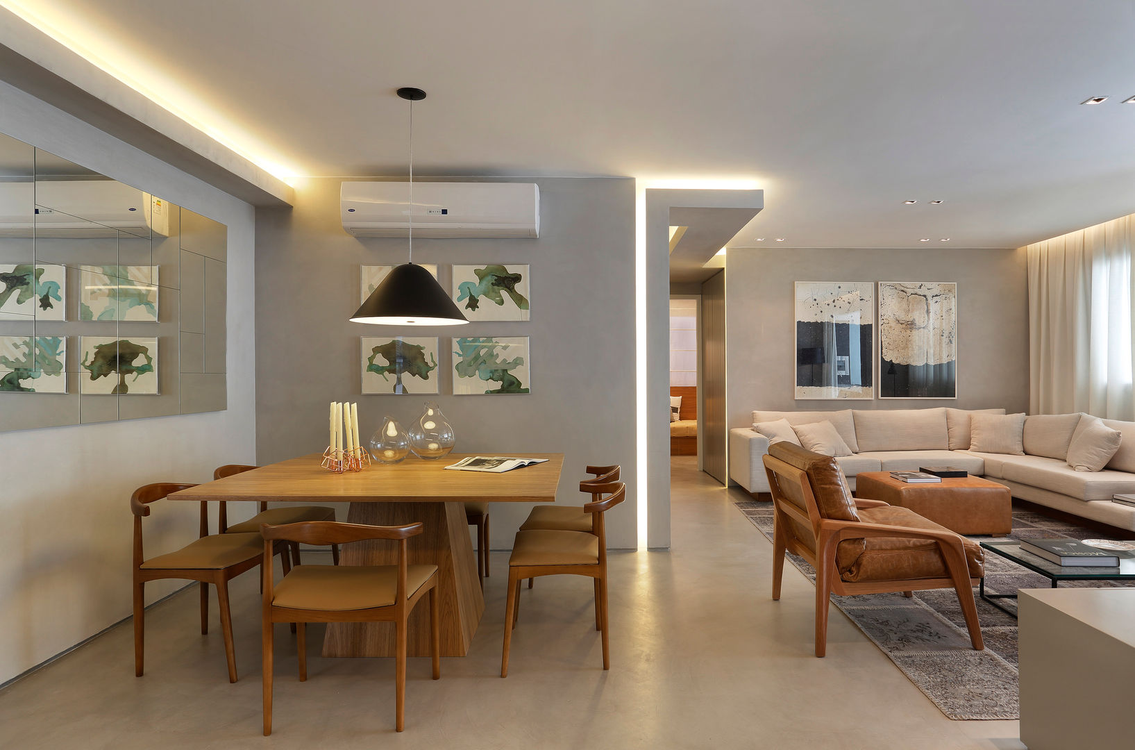 Apartamento decorado Calper, Gisele Taranto Arquitetura Gisele Taranto Arquitetura モダンデザインの ダイニング