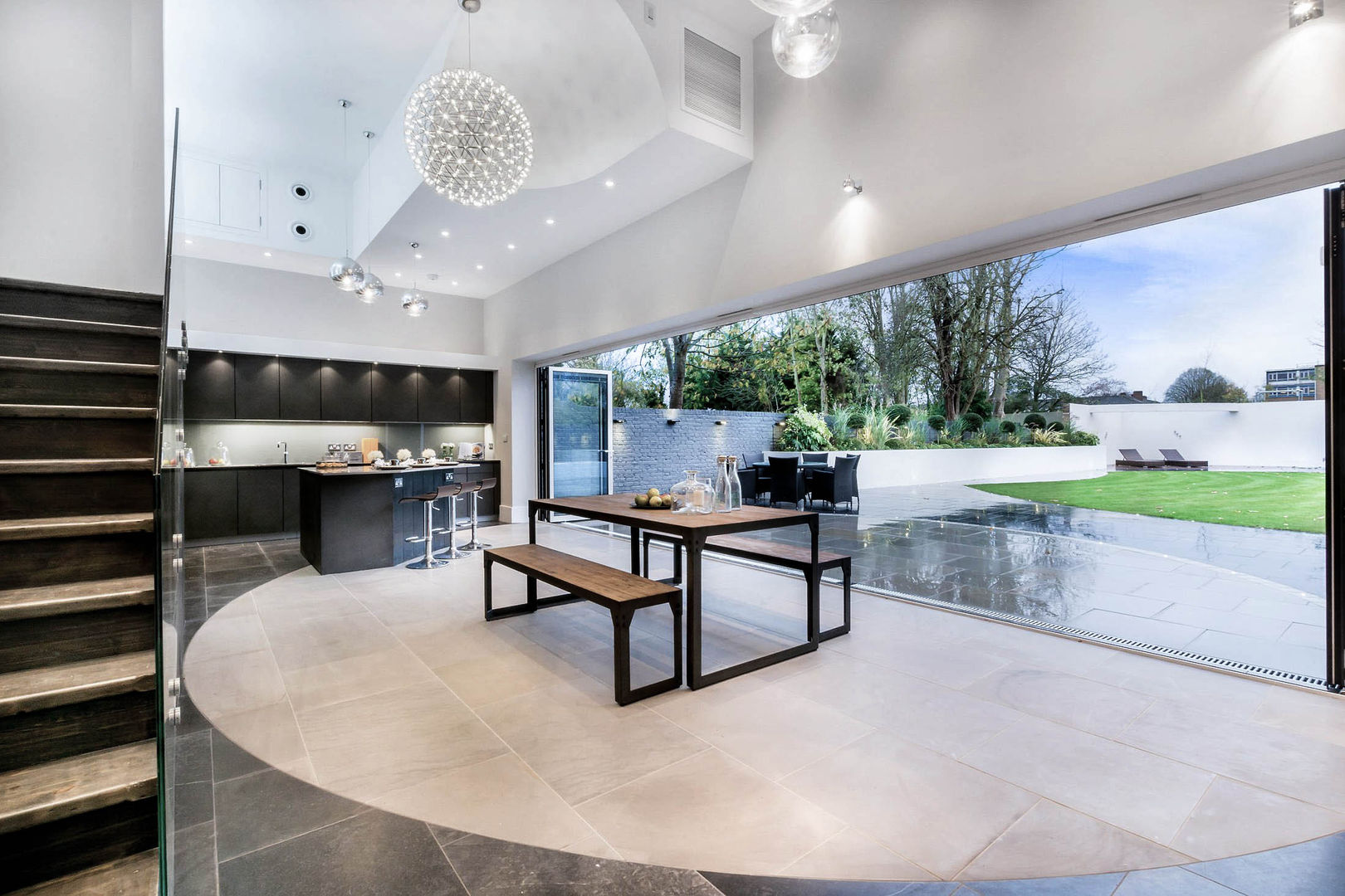An Indoor Kitchen with a View of the Outside, Vogue Kitchens Vogue Kitchens ห้องครัว
