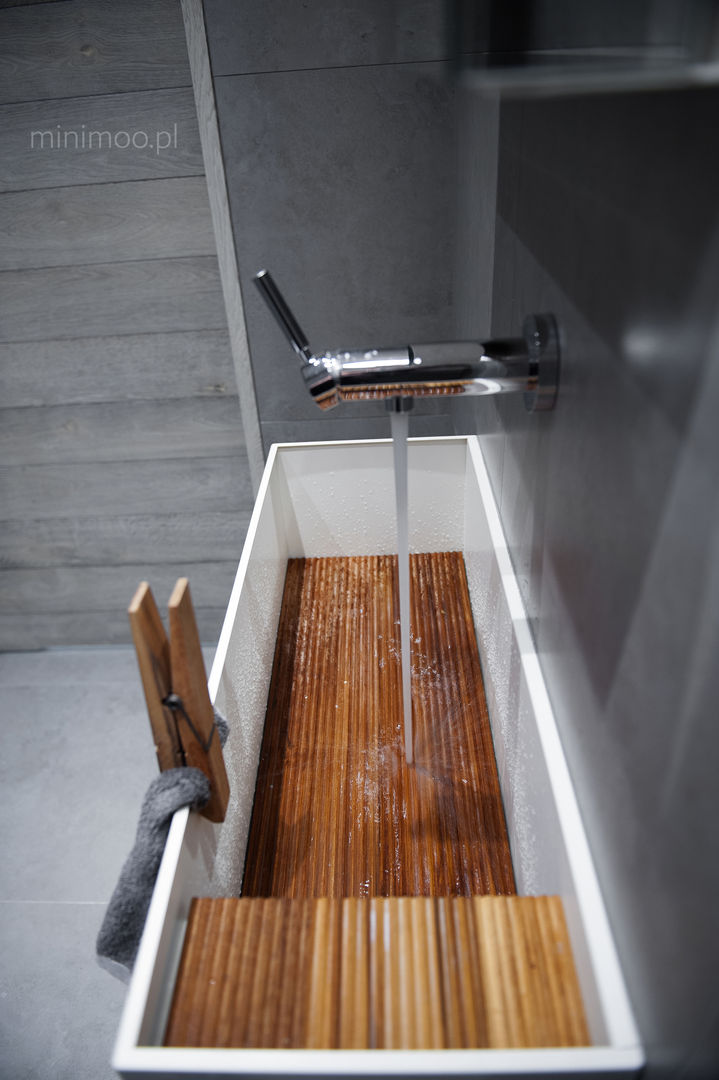 homify Industrial style bathroom