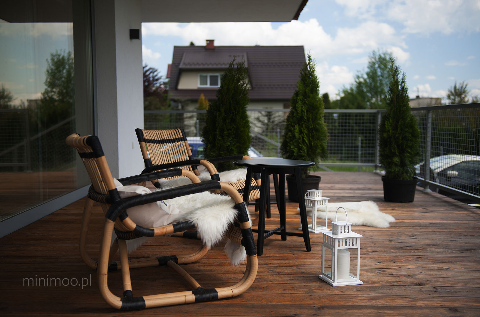 homify Industrial style balcony, porch & terrace