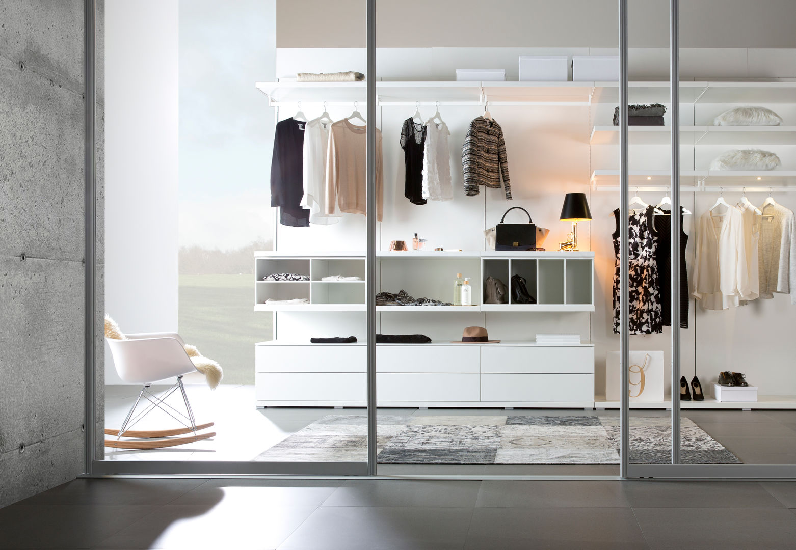 homify Modern dressing room