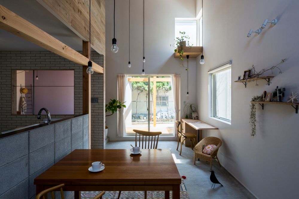 Uji House, ALTS DESIGN OFFICE ALTS DESIGN OFFICE Rustic style dining room Wood Wood effect