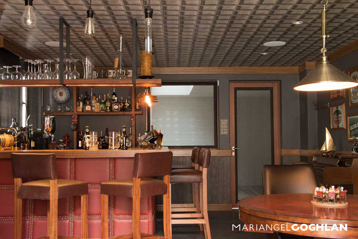 Bar MARIANGEL COGHLAN Bodegas de estilo moderno