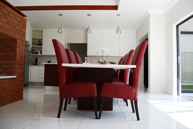 Mr & Mrs Du Plessis Project - The Hills Estate, Pretoria, Ergo Designer Kitchens & Cabinetry Ergo Designer Kitchens & Cabinetry Modern kitchen Quartz