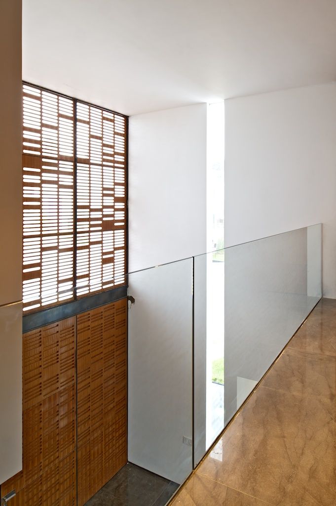 Casa X, Agraz Arquitectos S.C. Agraz Arquitectos S.C. Modern Corridor, Hallway and Staircase