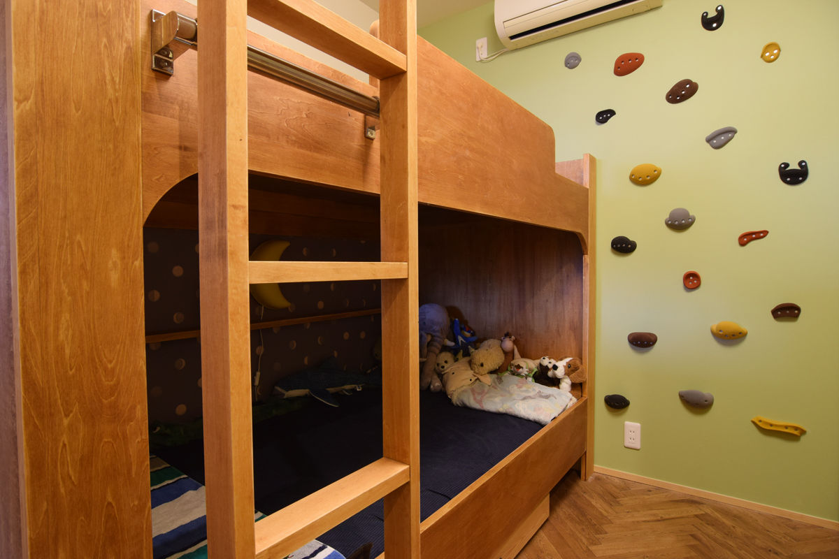 DK style すくすくリノベーションvol.7, 株式会社エキップ 株式会社エキップ Rustic style nursery/kids room Wood Wood effect