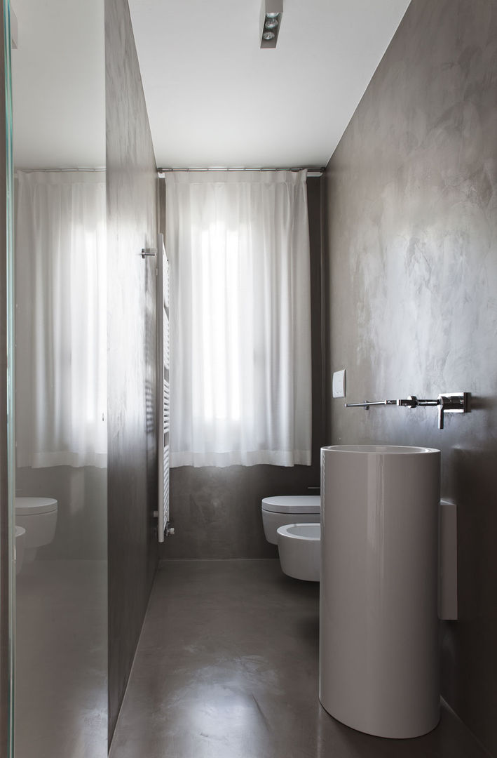 C House, EXiT architetti associati EXiT architetti associati Bathroom