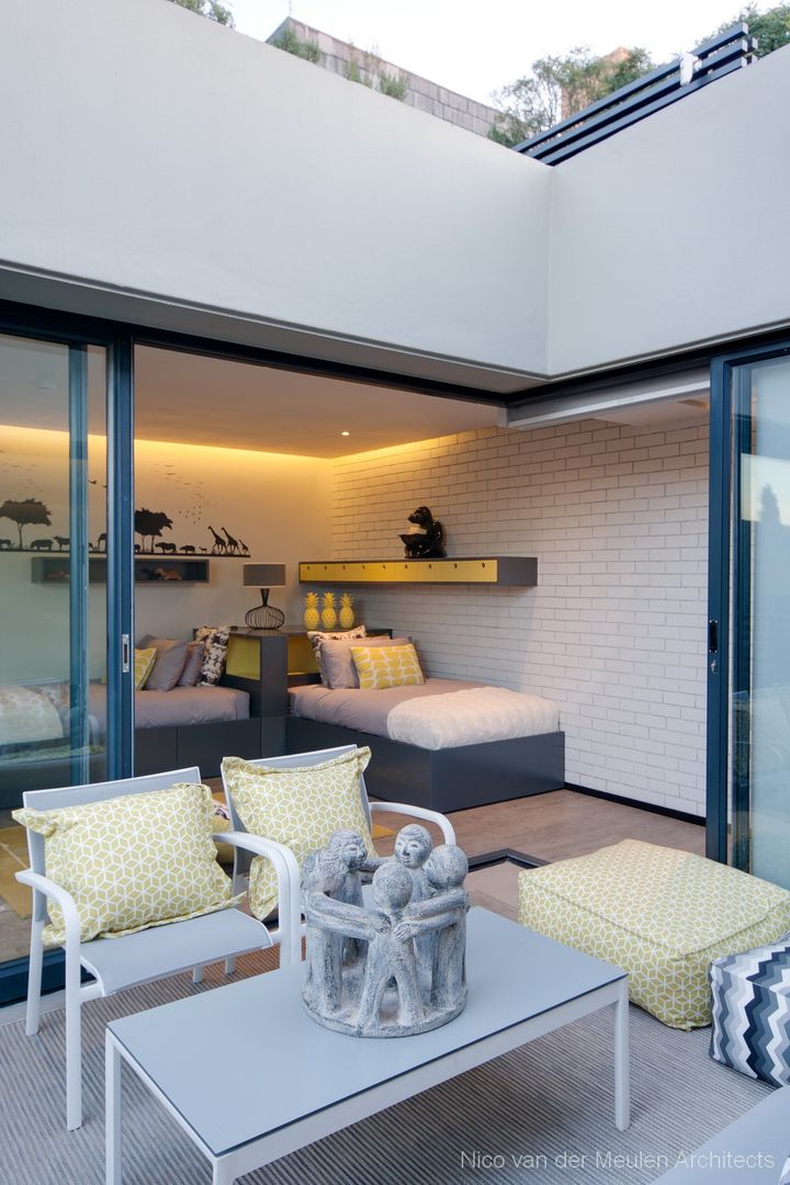 Concrete House , Nico Van Der Meulen Architects Nico Van Der Meulen Architects Modern style bedroom