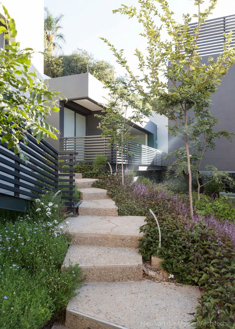 Concrete House , Nico Van Der Meulen Architects Nico Van Der Meulen Architects モダンな庭