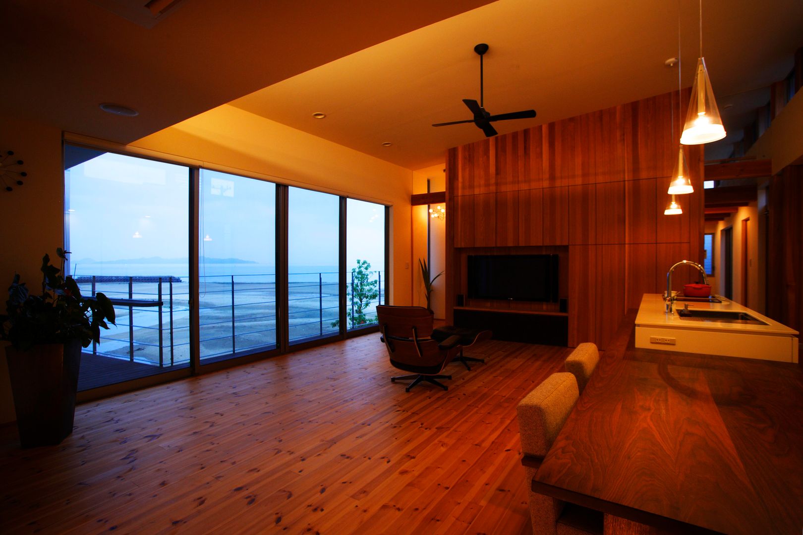 海の家, Y.Architectural Design Y.Architectural Design ห้องนั่งเล่น ไม้ Wood effect