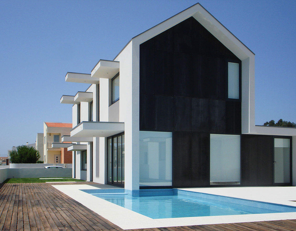 br_house, rui ventura | [v2a+e] rui ventura | [v2a+e] สระว่ายน้ำ