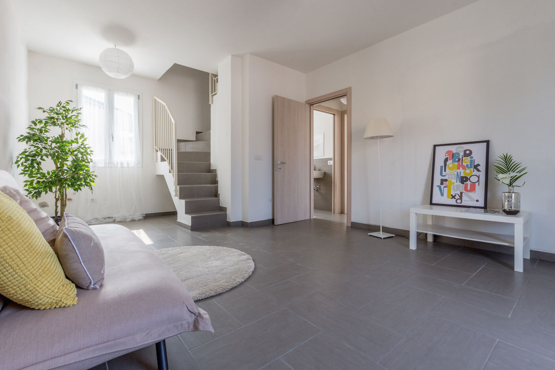 HOME STAGING Mirna Casadei Home Staging Soggiorno moderno HOME STAGING,ALLESTIMENTI,FOTOGRAFIA D'INTERNI