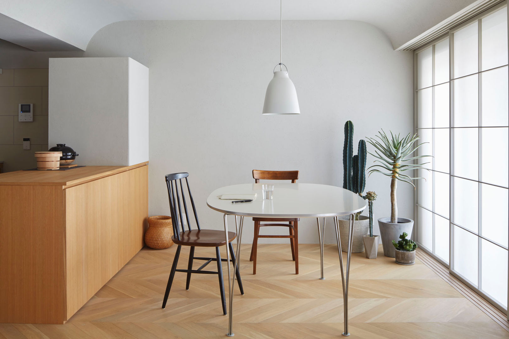 h20e, 株式会社アオイデザイン aoydesign 株式会社アオイデザイン aoydesign Minimalist dining room