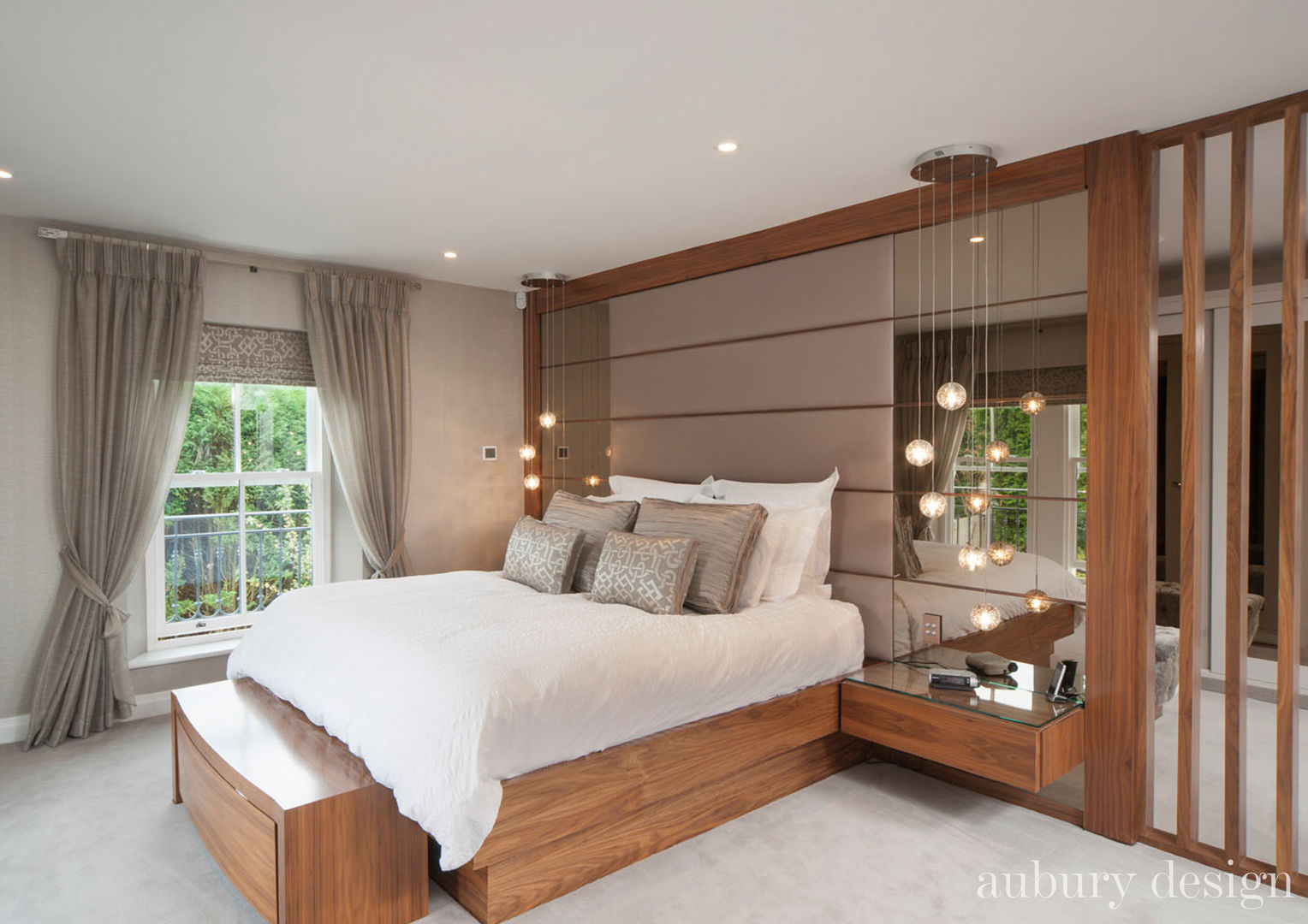 A Contemporary and Luxurious Home, Aubury Design Aubury Design Modern style bedroom