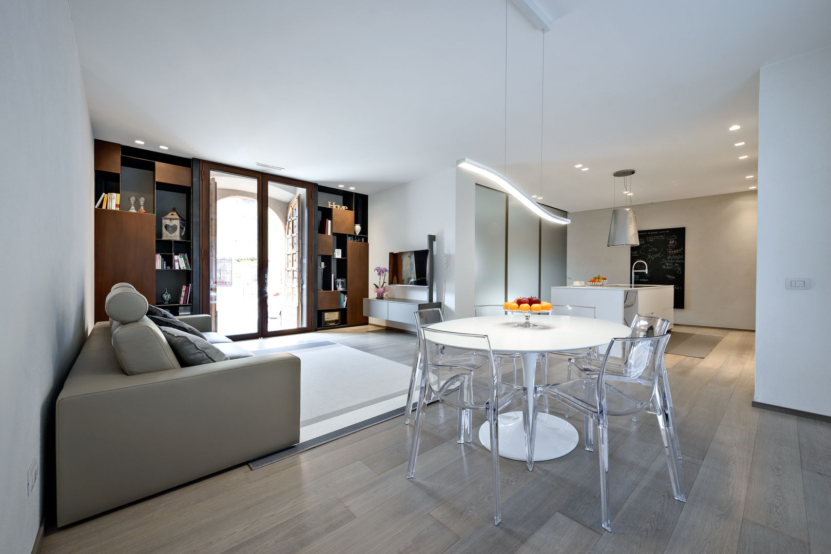 Ristrutturazione di Design, VILLE IN BIOEDILIZIA VILLE IN BIOEDILIZIA Modern living room Stools & chairs