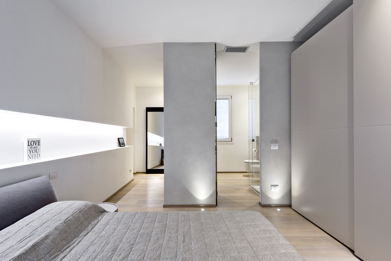 Ristrutturazione di Design, VILLE IN BIOEDILIZIA VILLE IN BIOEDILIZIA Modern style bedroom Lighting