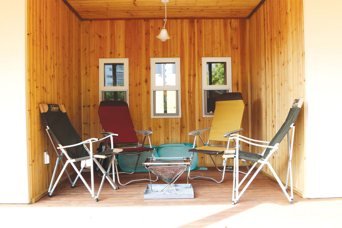 homify Balcones y terrazas de estilo asiático